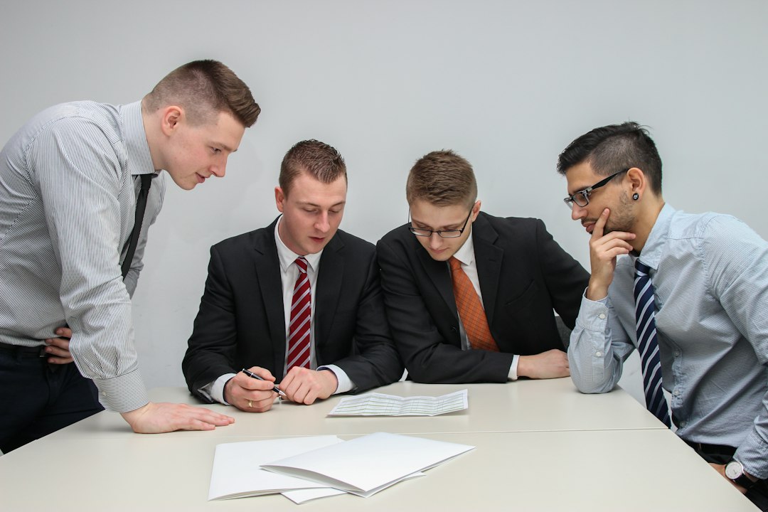 التواصل مع إدارة المجموعة